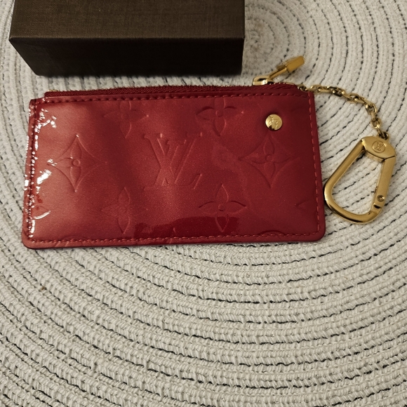 Louis Vuitton Vernis Key Pouch โ Red | Gold HW - Picture 3 of 8